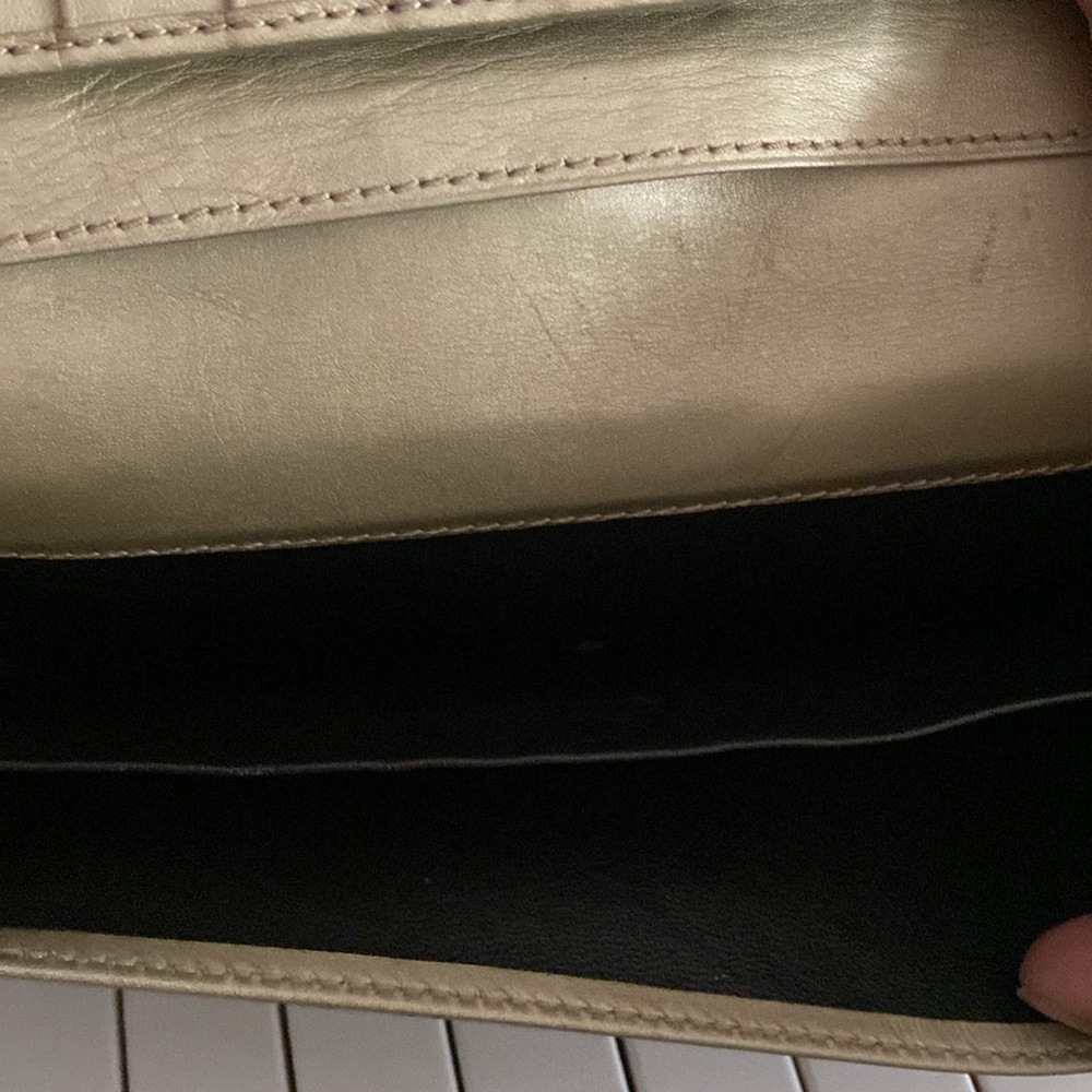 Gucci Guccissima Interlocking GG Wallet - Picture 8 of 11